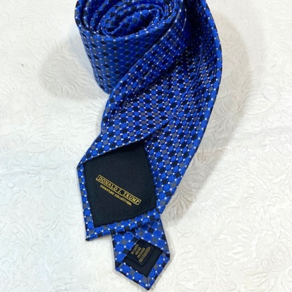 Donald J Trump Signature Collection Silk Necktie Blue NEW